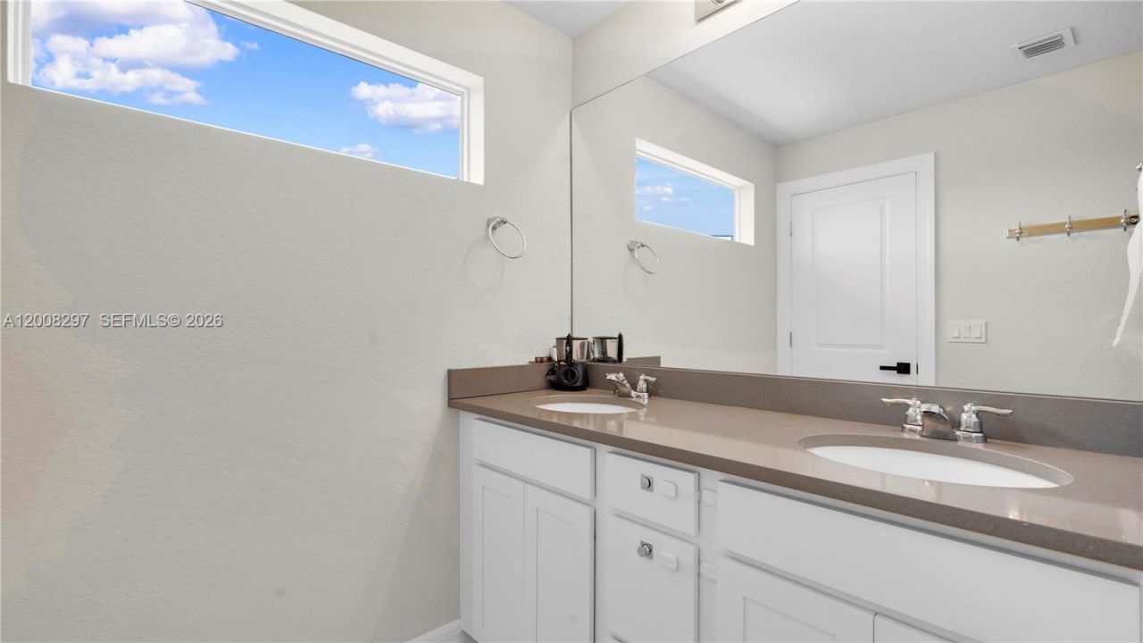 2913 Olivia Ave, Lauderdale Lakes, FL 33311 Photo