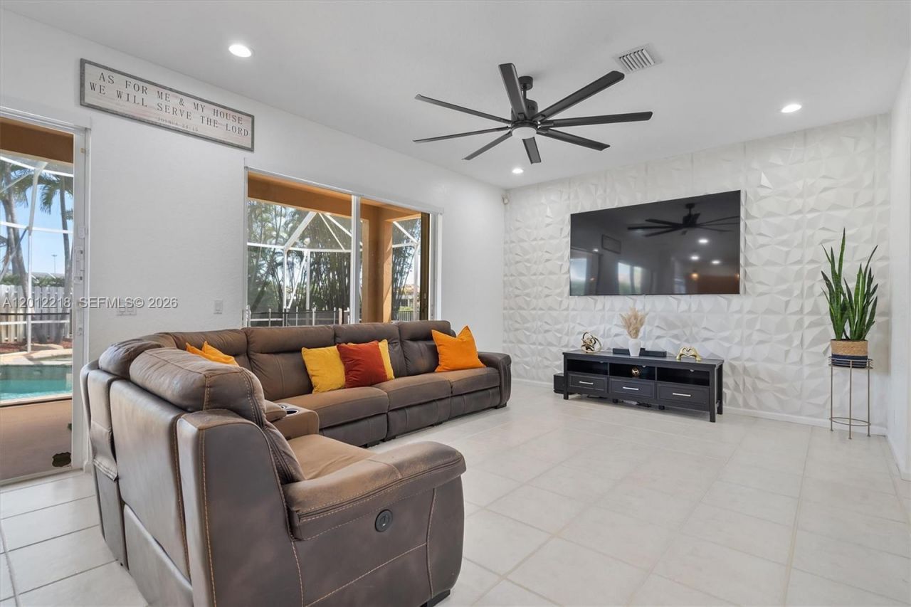 361 SW 167th Ave, Pembroke Pines, FL 33027 Photo