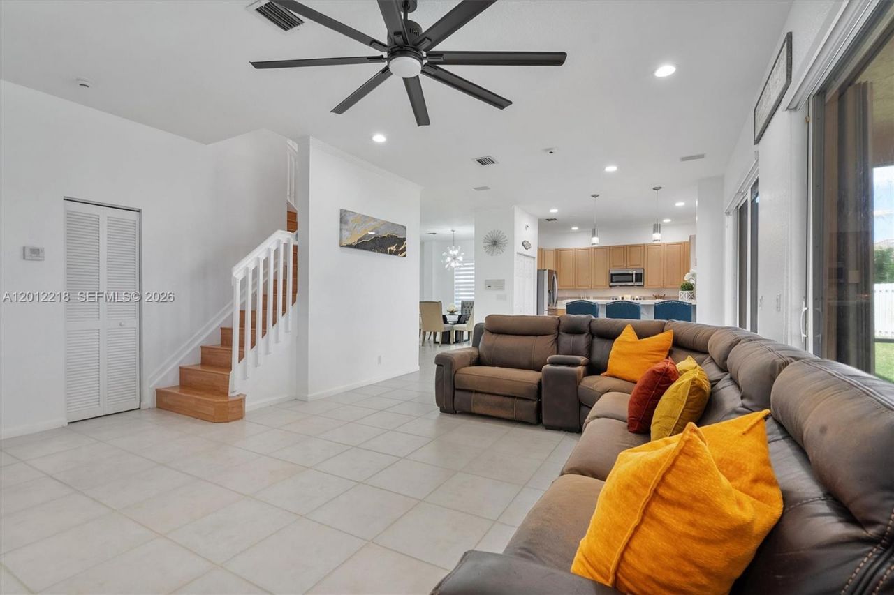 361 SW 167th Ave, Pembroke Pines, FL 33027 Photo