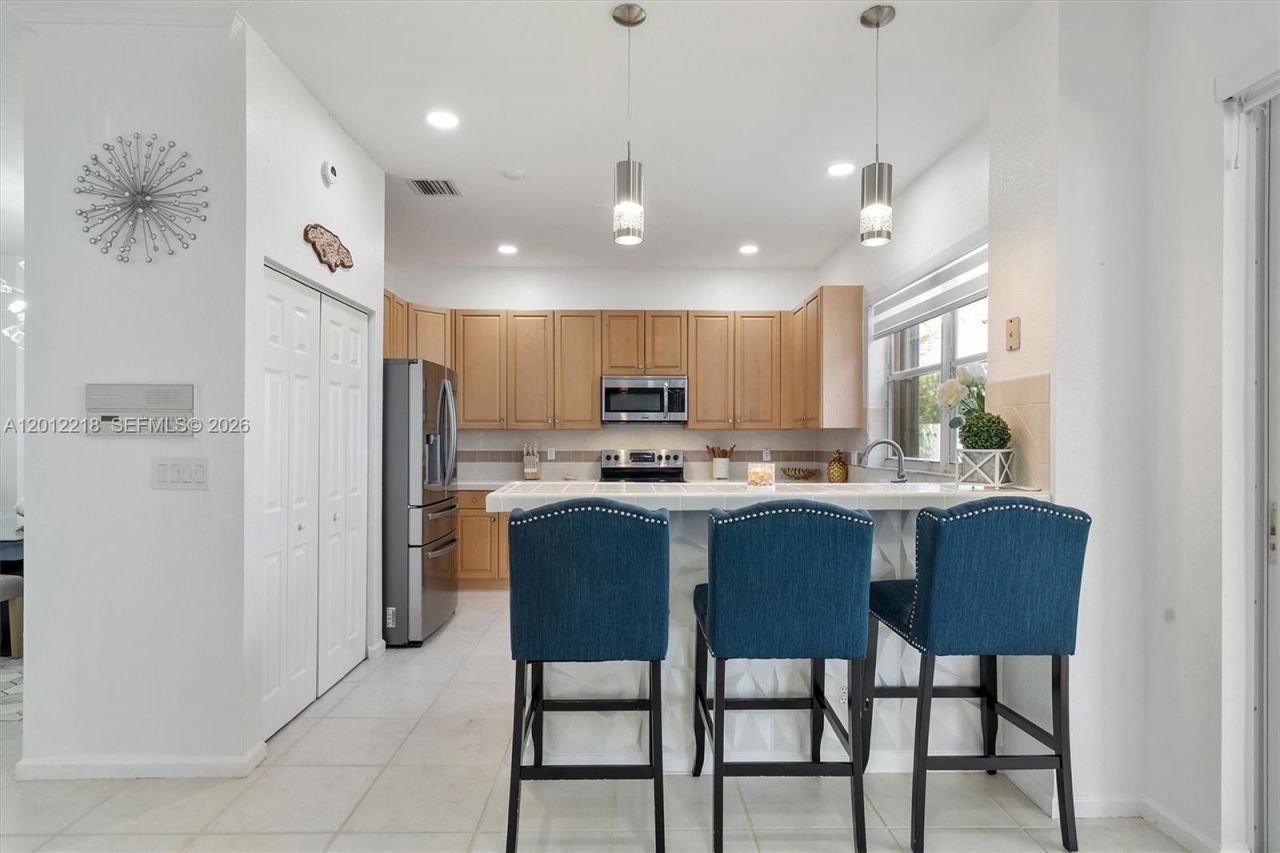 361 SW 167th Ave, Pembroke Pines, FL 33027 Photo