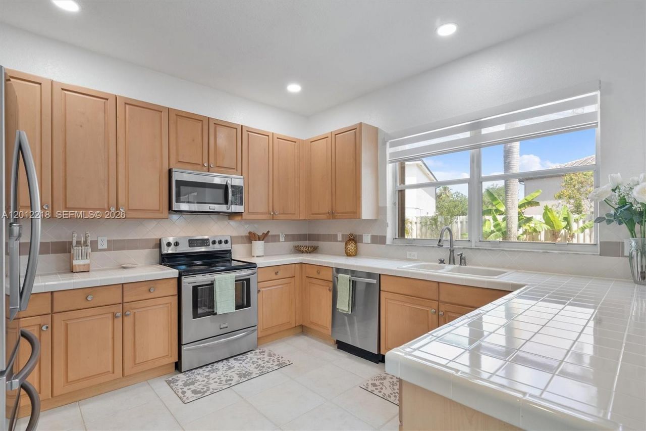 361 SW 167th Ave, Pembroke Pines, FL 33027 Photo