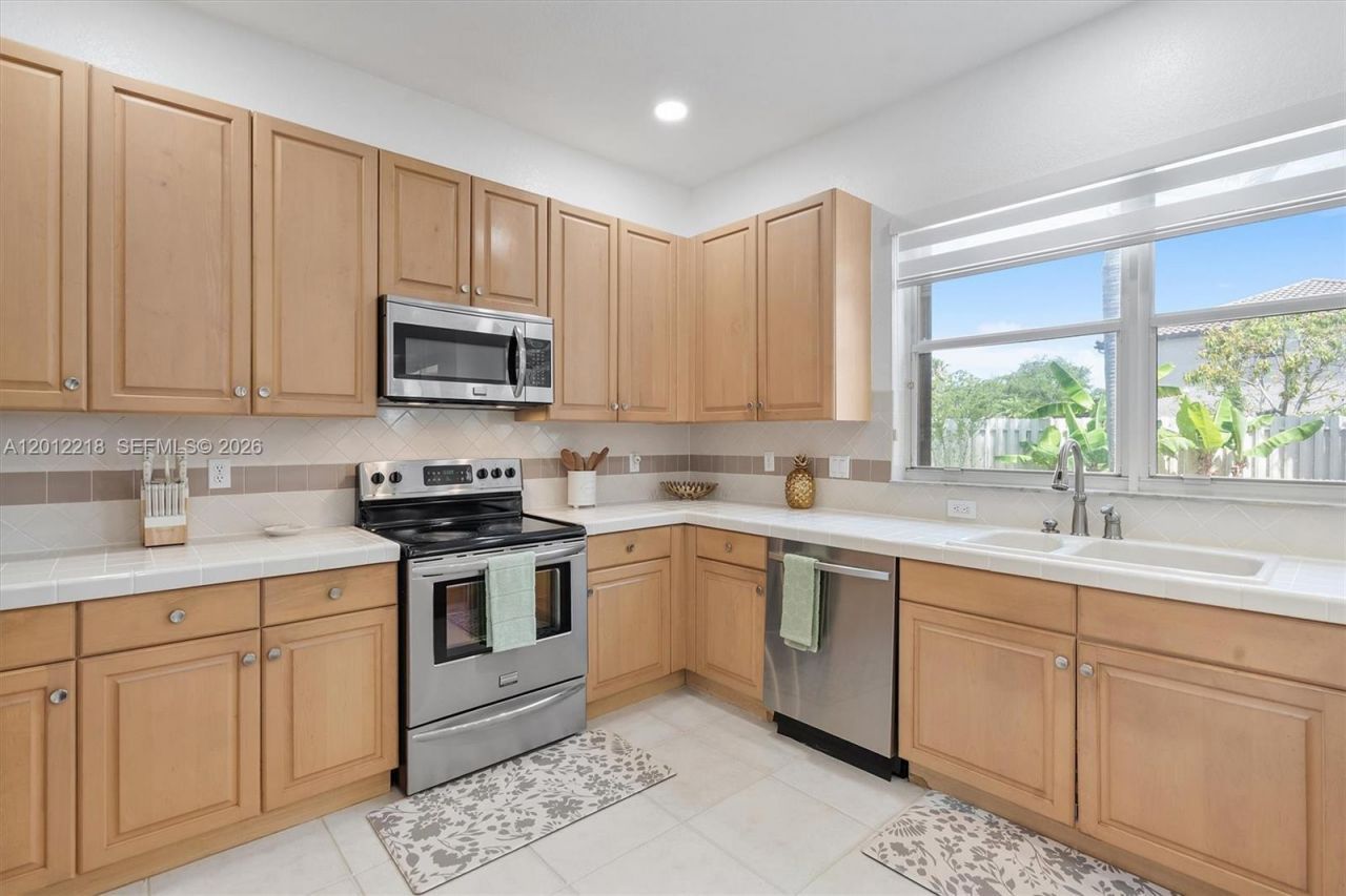 361 SW 167th Ave, Pembroke Pines, FL 33027 Photo
