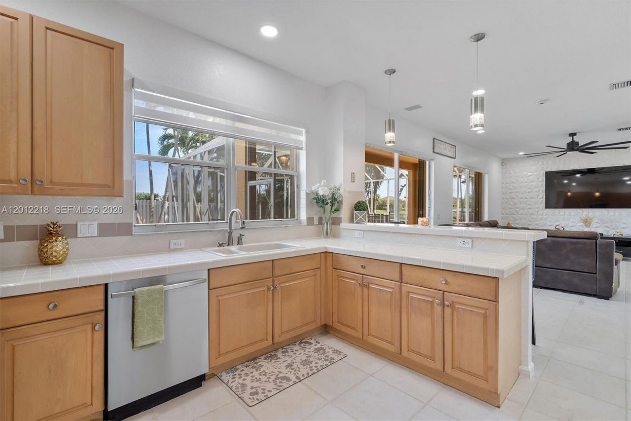 361 SW 167th Ave, Pembroke Pines, FL 33027 Photo