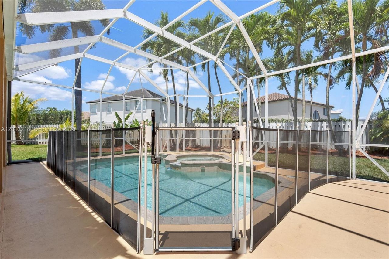 361 SW 167th Ave, Pembroke Pines, FL 33027 Photo
