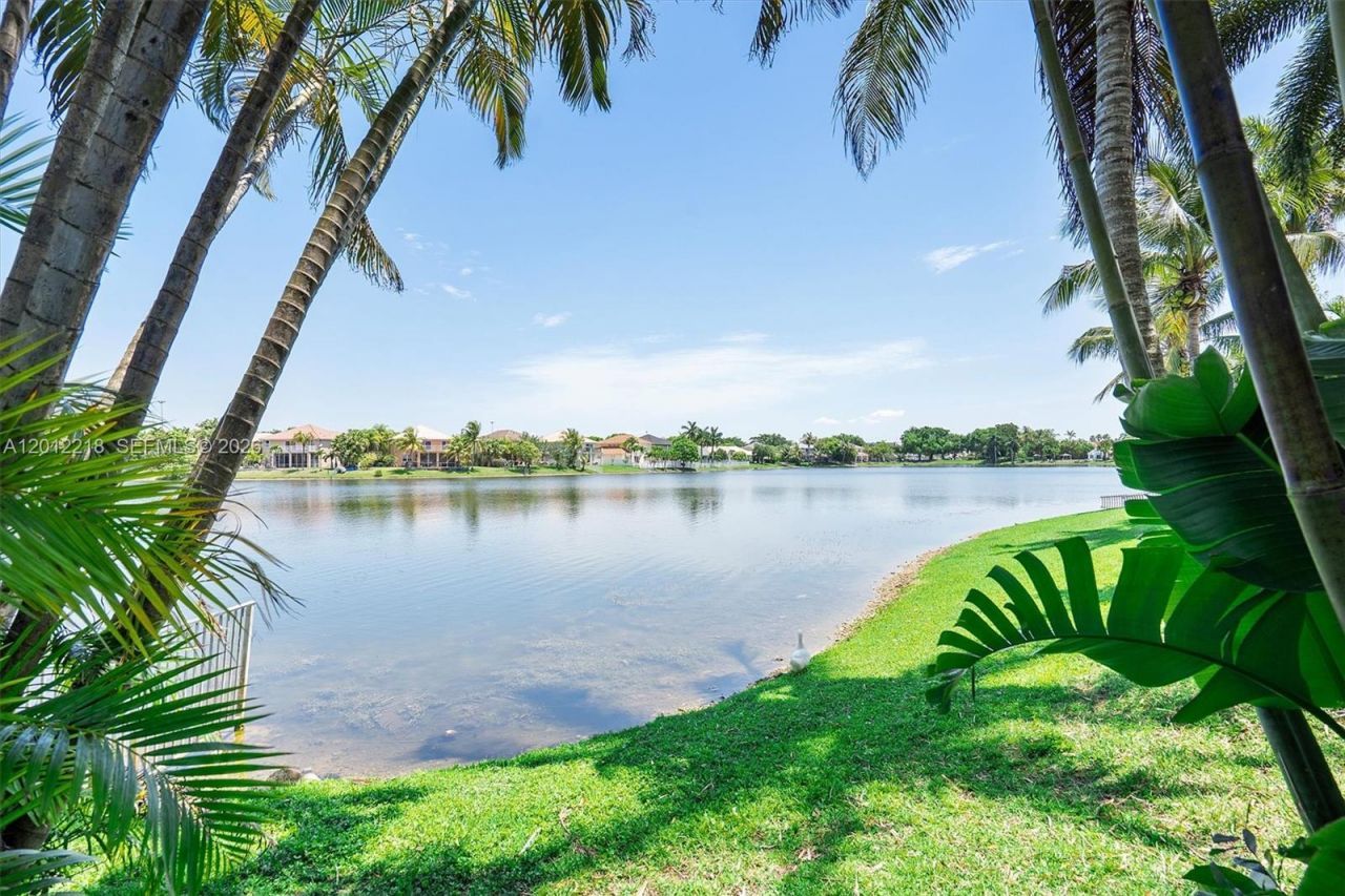 361 SW 167th Ave, Pembroke Pines, FL 33027 Photo