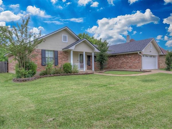 464 Mayfair Court , Bossier City, LA 71111