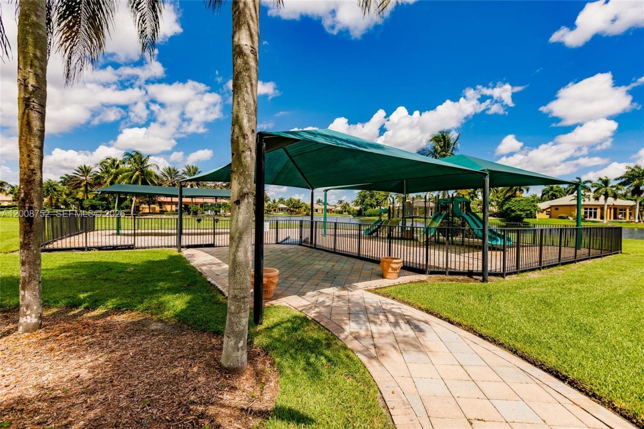 12735 Stonebrook Dr , Davie, FL 33330 Photo
