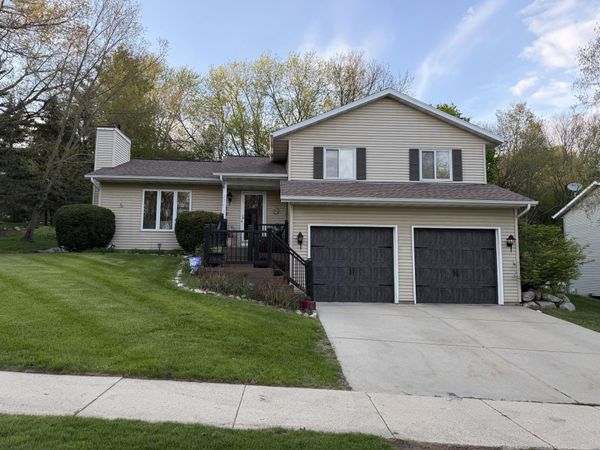 204 Cambridge Ave, Waukesha, WI 53188