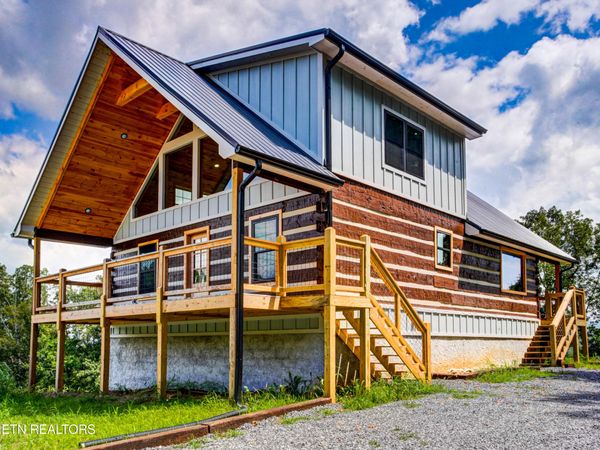 630 Douglas Ridge Drive, Dandridge, TN 37725