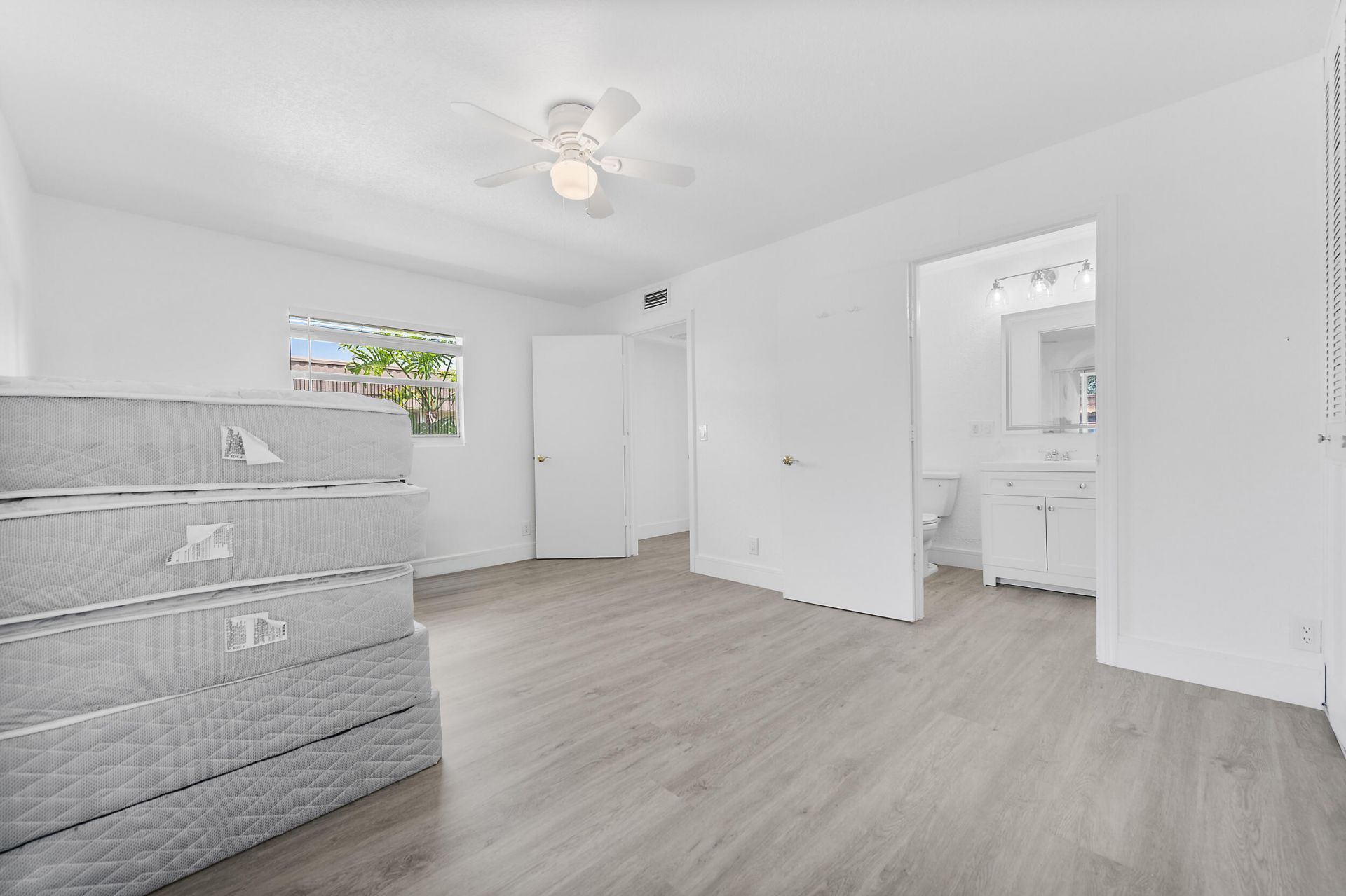 154 Seville G, Delray Beach, FL 33446 Photo