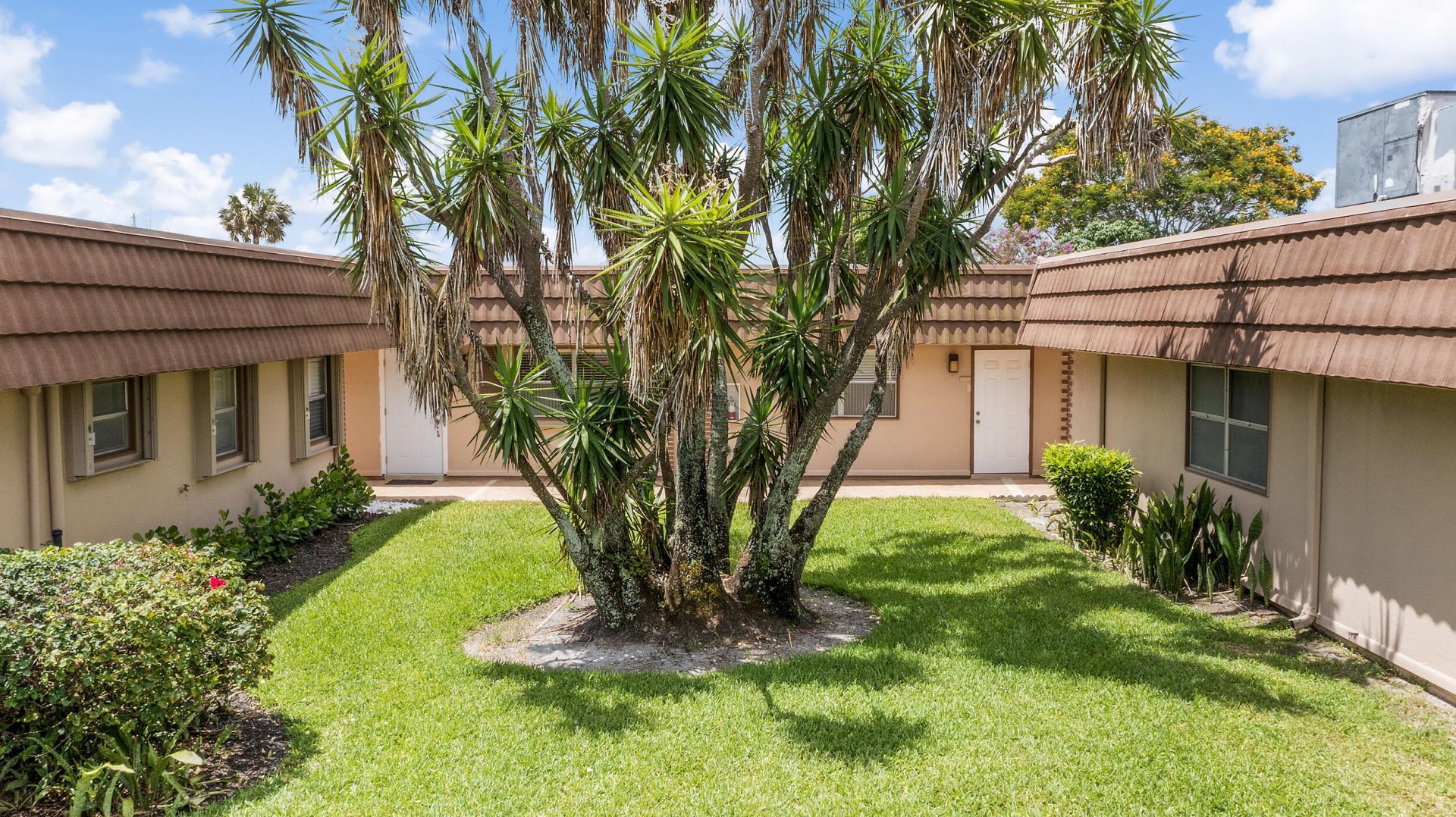 154 Seville G, Delray Beach, FL 33446 Photo