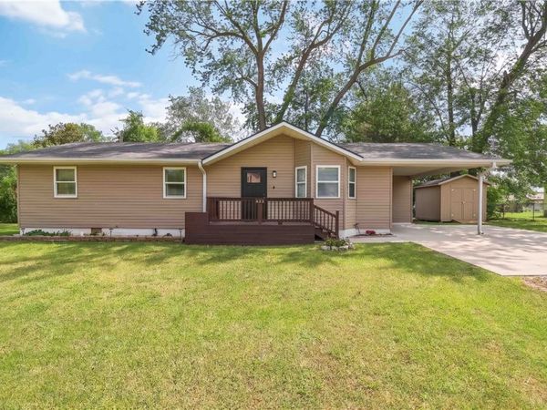 453 W 2nd Street , Centerton, AR 72719