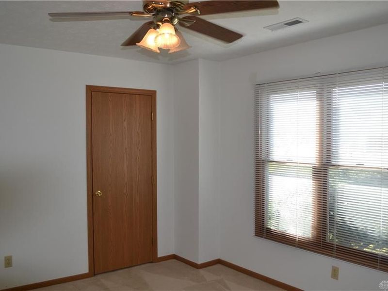5866 Oldham Drive, Unit unit 4, Springfield, OH 45503 Photo 2
