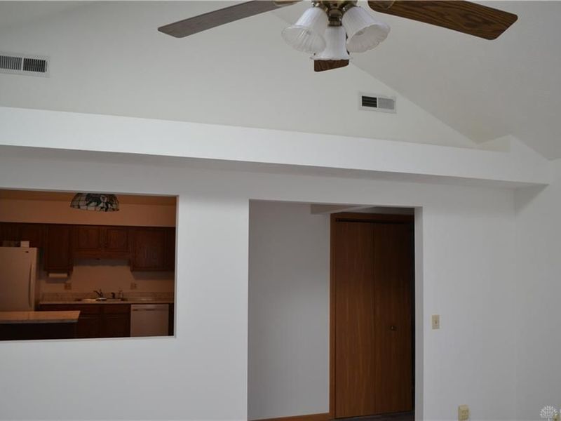 5866 Oldham Drive, Unit unit 4, Springfield, OH 45503 Photo 24