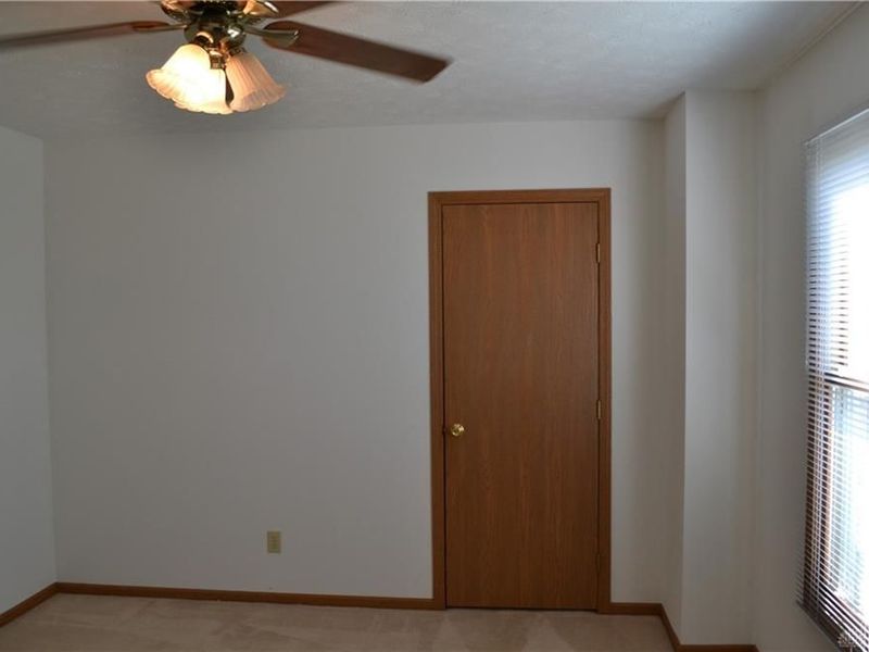 5866 Oldham Drive, Unit unit 4, Springfield, OH 45503 Photo 3