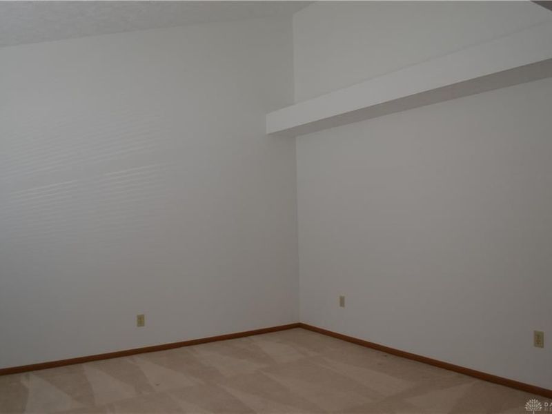 5866 Oldham Drive, Unit unit 4, Springfield, OH 45503 Photo 6
