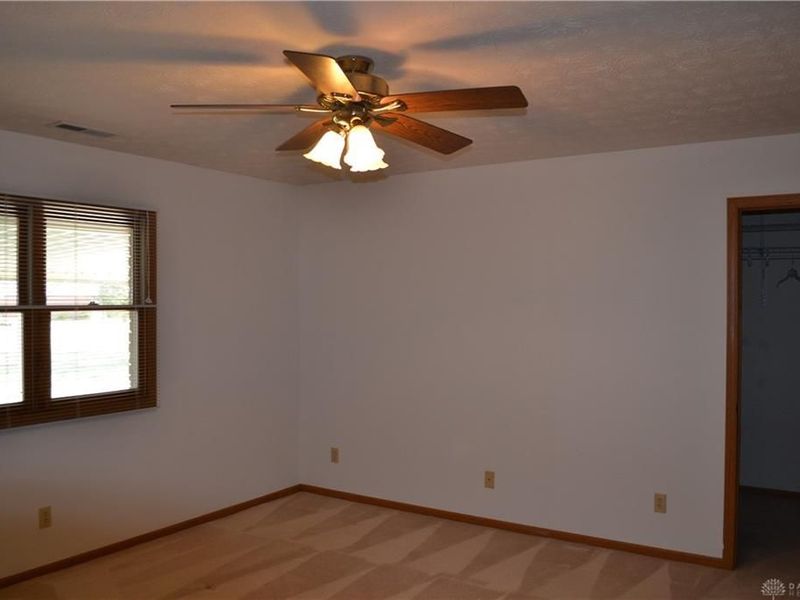 5866 Oldham Drive, Unit unit 4, Springfield, OH 45503 Photo 7
