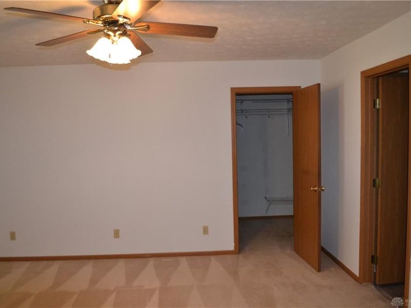 5866 Oldham Drive, Unit unit 4, Springfield, OH 45503 Photo 8
