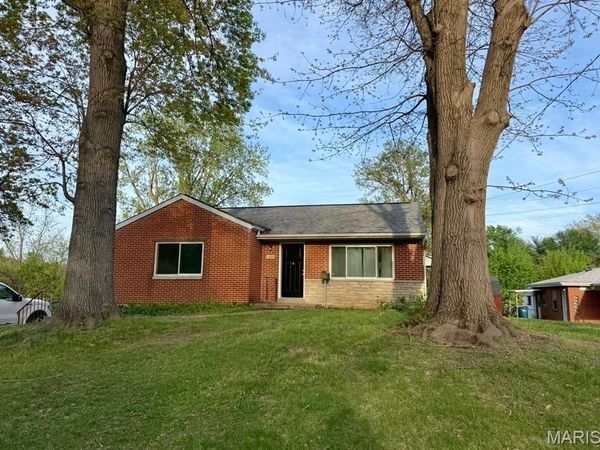 7602 Elton, Affton, MO 63123