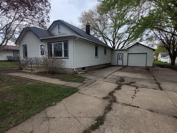 440 E Main Street, Madelia, MN 56062