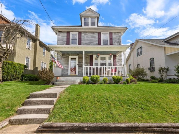 250 E JACKSON STREET, NEW HOLLAND, PA 17557