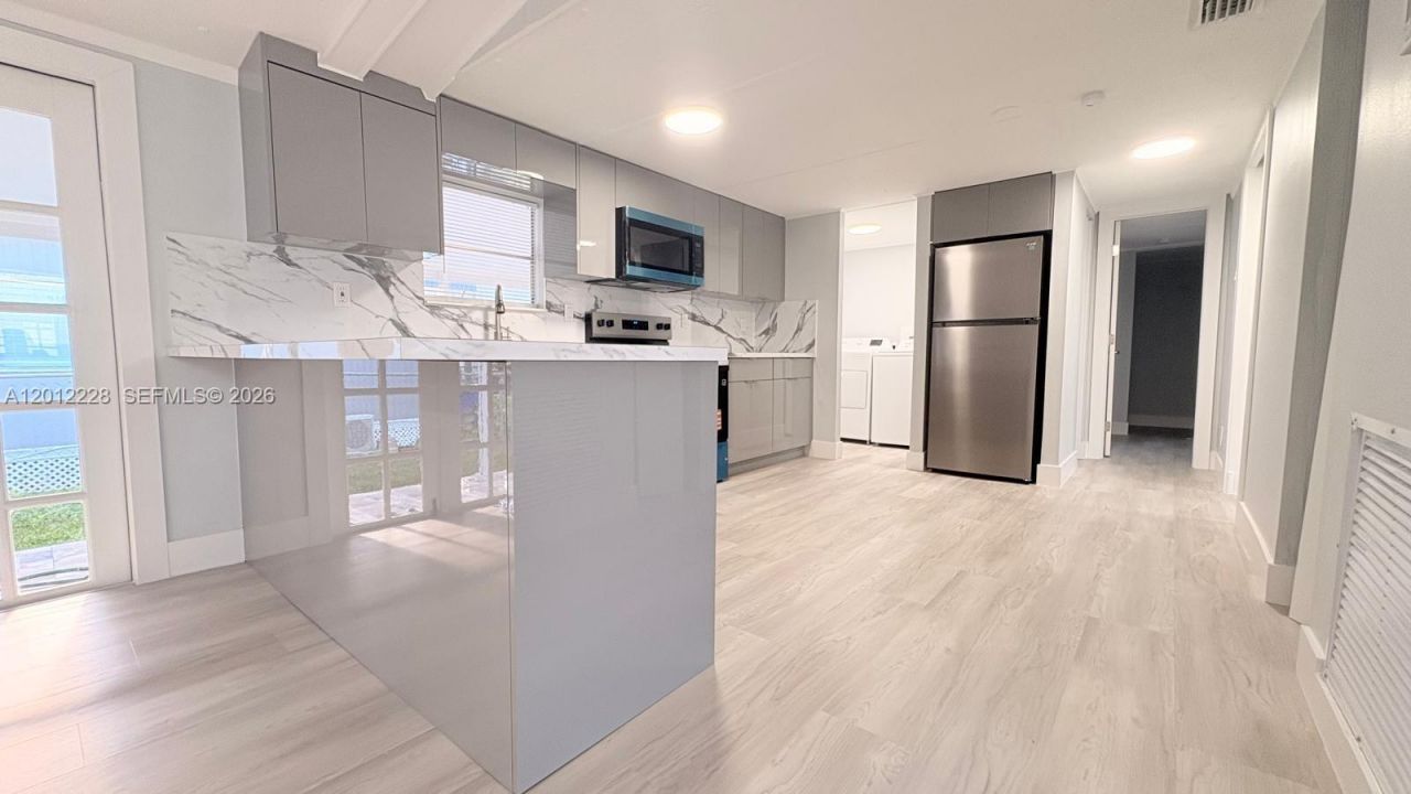 21610 NW 7th Ct, Pembroke Pines, FL 33029 Photo