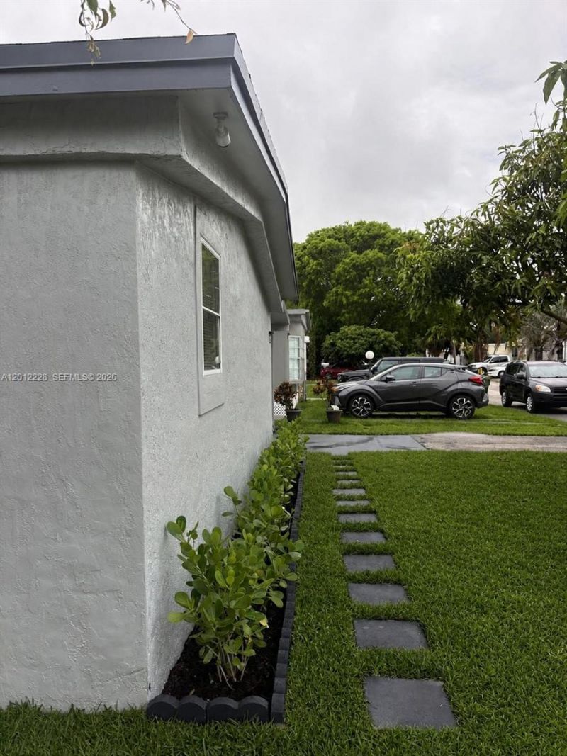 21610 NW 7th Ct, Pembroke Pines, FL 33029 Photo