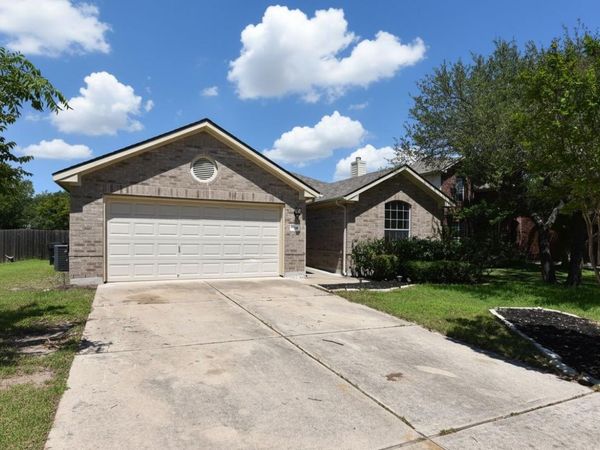 1009 Downridge DR, Leander, TX 78641