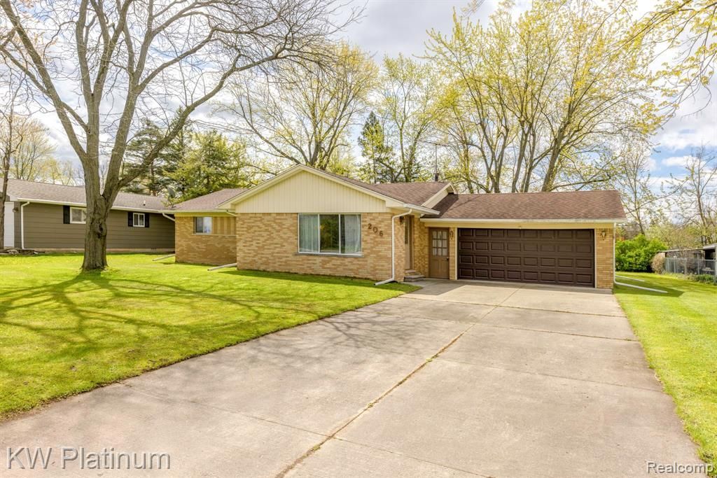 206 E Park Street, Capac Vlg, MI 48014 Main Photo