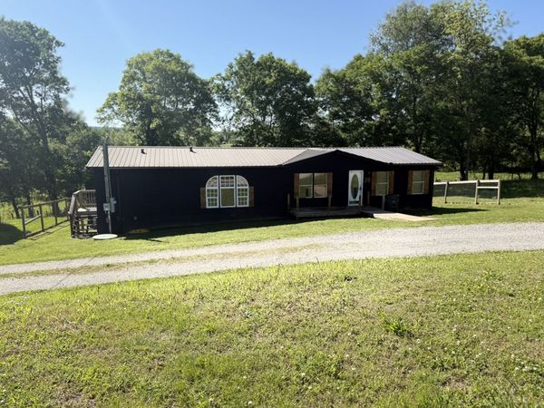 436 Love St , Sparta, TN 38583
