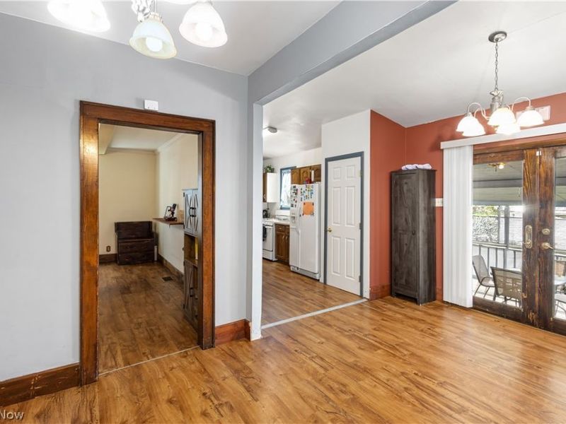 915 Clark Street, Cambridge, OH 43725 Photo 8