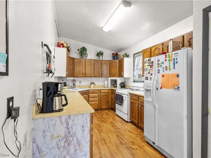 915 Clark Street, Cambridge, OH 43725 Photo 9