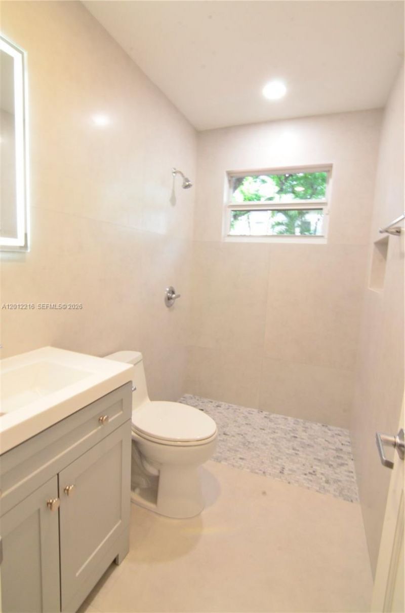 3050 Virginia St , Unit Front, Miami, FL 33133 Photo