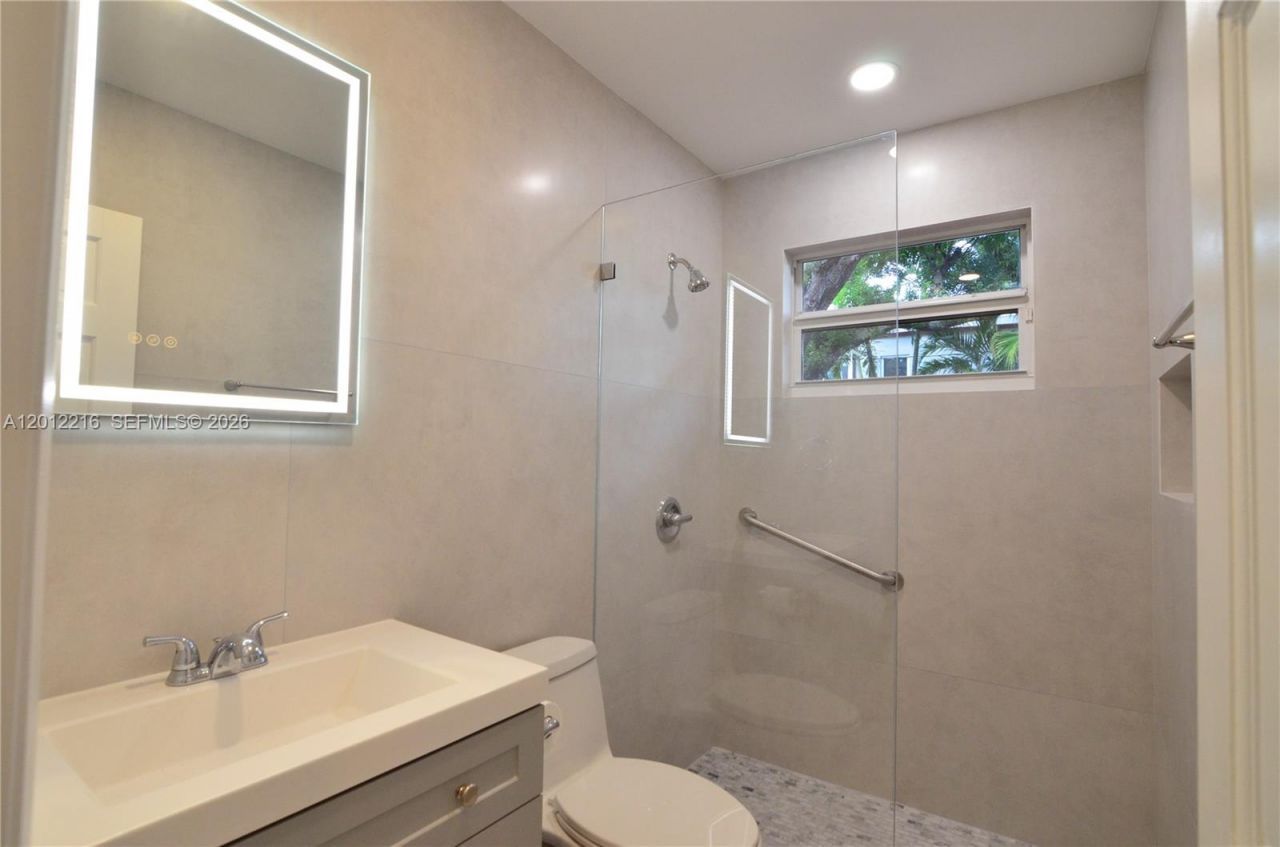 3050 Virginia St , Unit Front, Miami, FL 33133 Photo