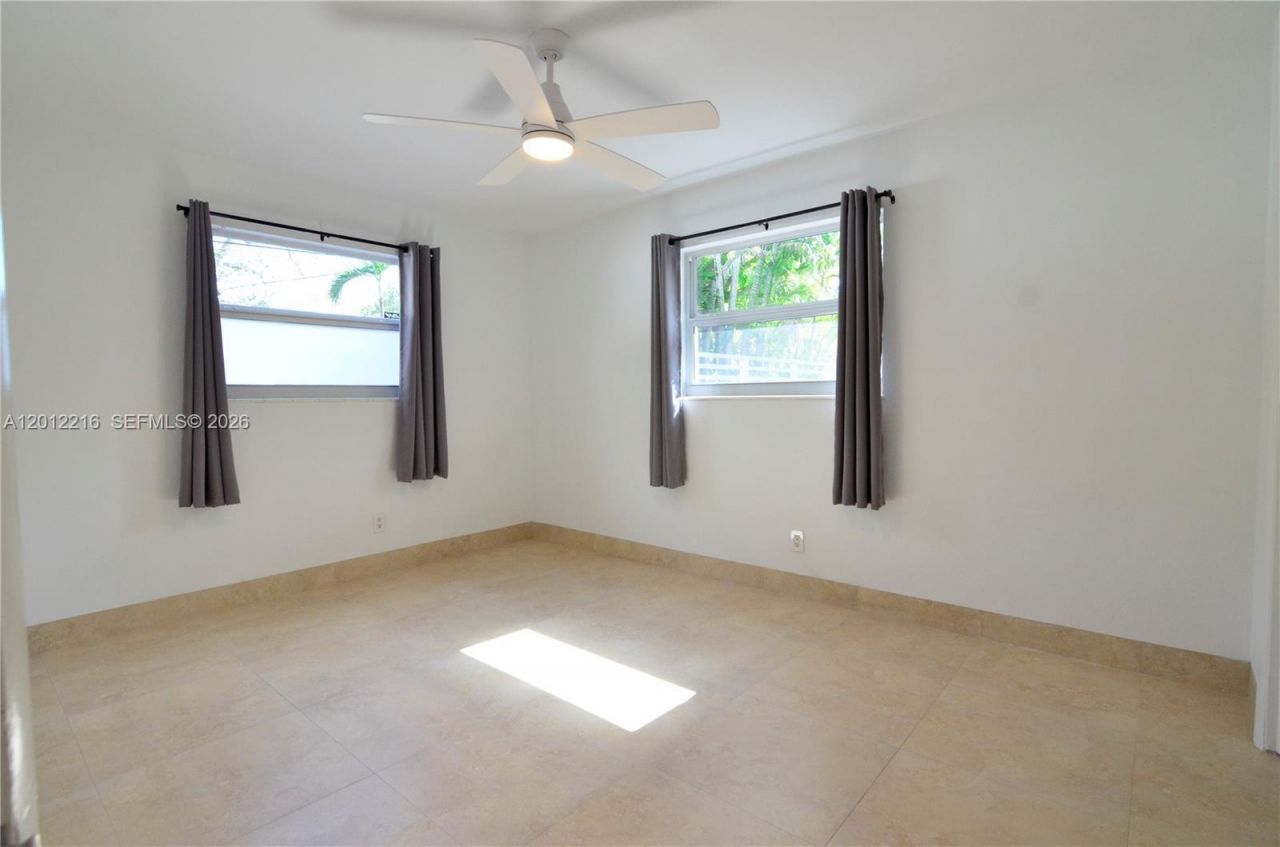 3050 Virginia St , Unit Front, Miami, FL 33133 Photo