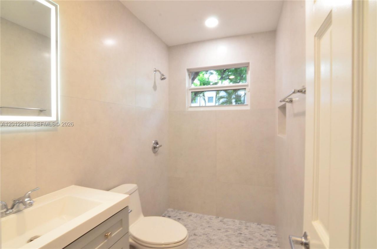 3050 Virginia St , Unit Front, Miami, FL 33133 Photo