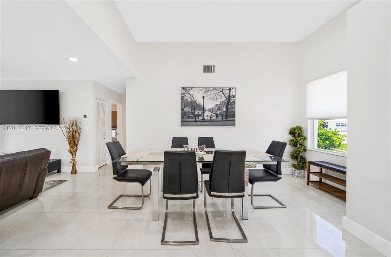 31 SE 12th St , Pompano Beach, FL 33060 Photo