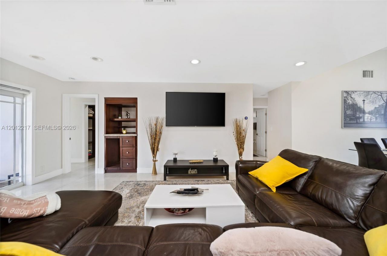 31 SE 12th St , Pompano Beach, FL 33060 Photo