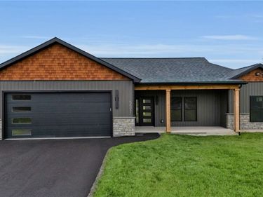 5597 Stone Road, Lockport, NY 14094