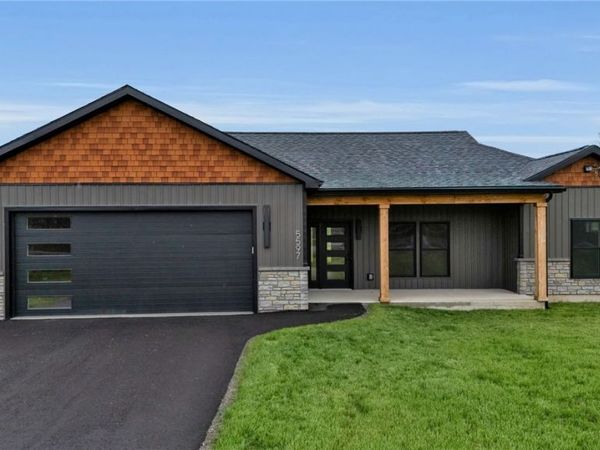 5597 Stone Road , Lockport, NY 14094