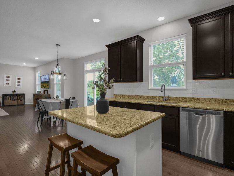 594 Preston Trails Drive, Pickerington, OH 43147 Photo 18