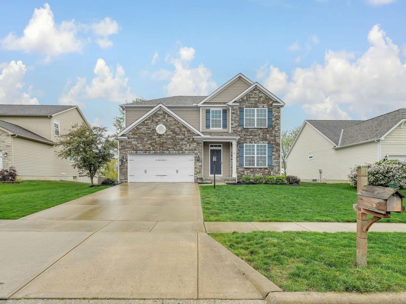 594 Preston Trails Drive, Pickerington, OH 43147 Photo 2