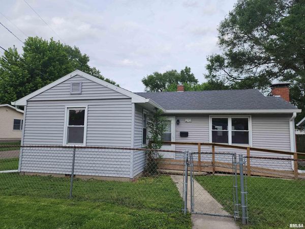 210 N STATE Street, Lincoln, IL 62656