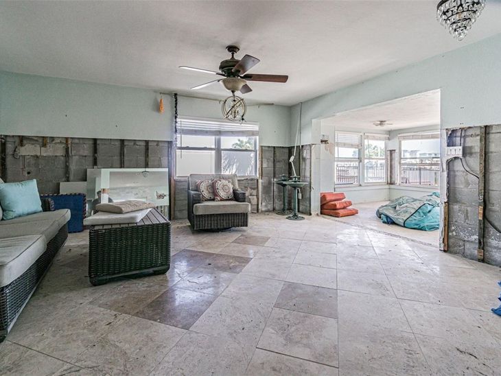 16101 4th Street E, Redington Beach, FL 33708