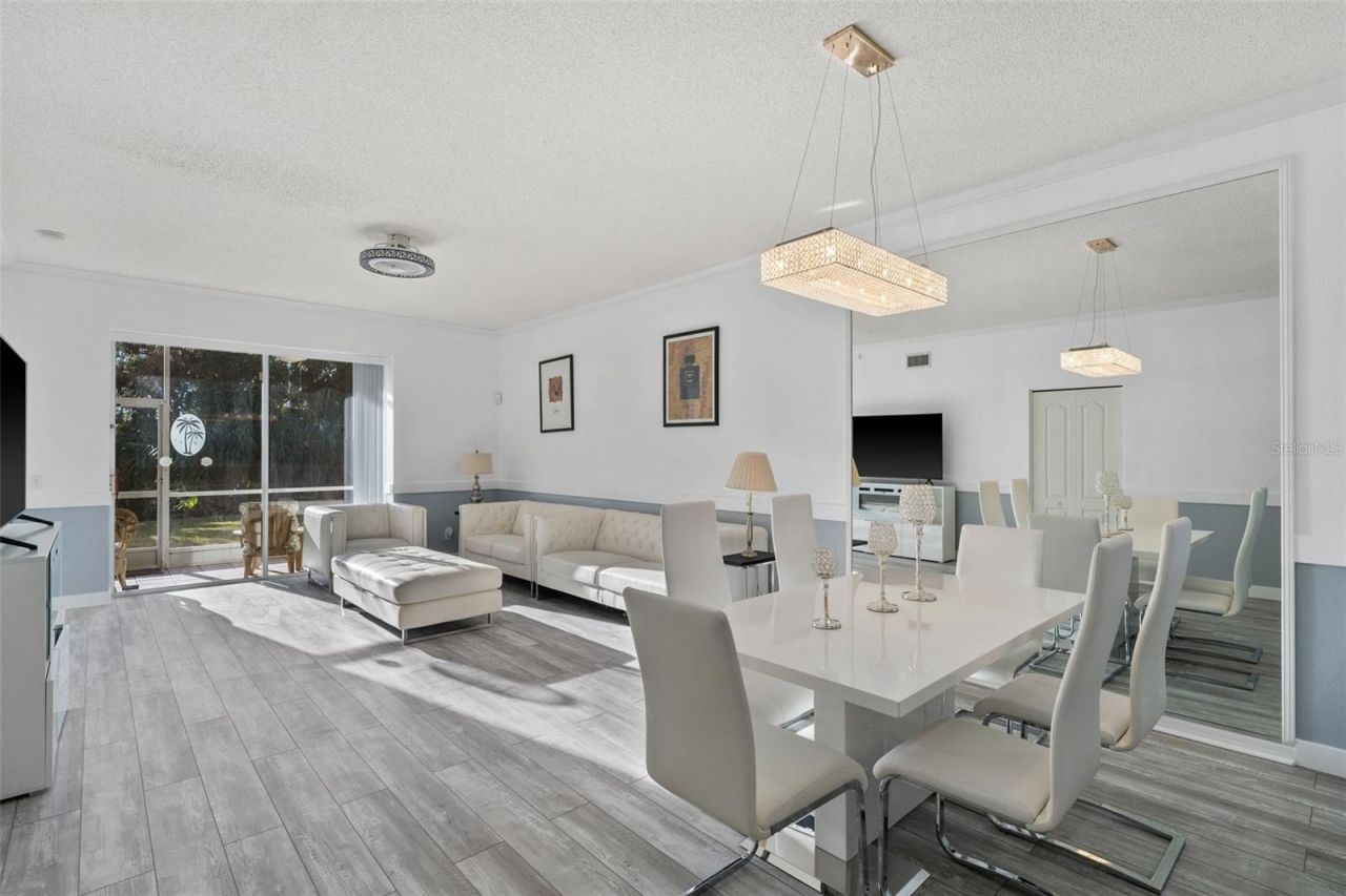 9611 Castle Point Drive, Unit 912, Sarasota, FL 34238 Photo