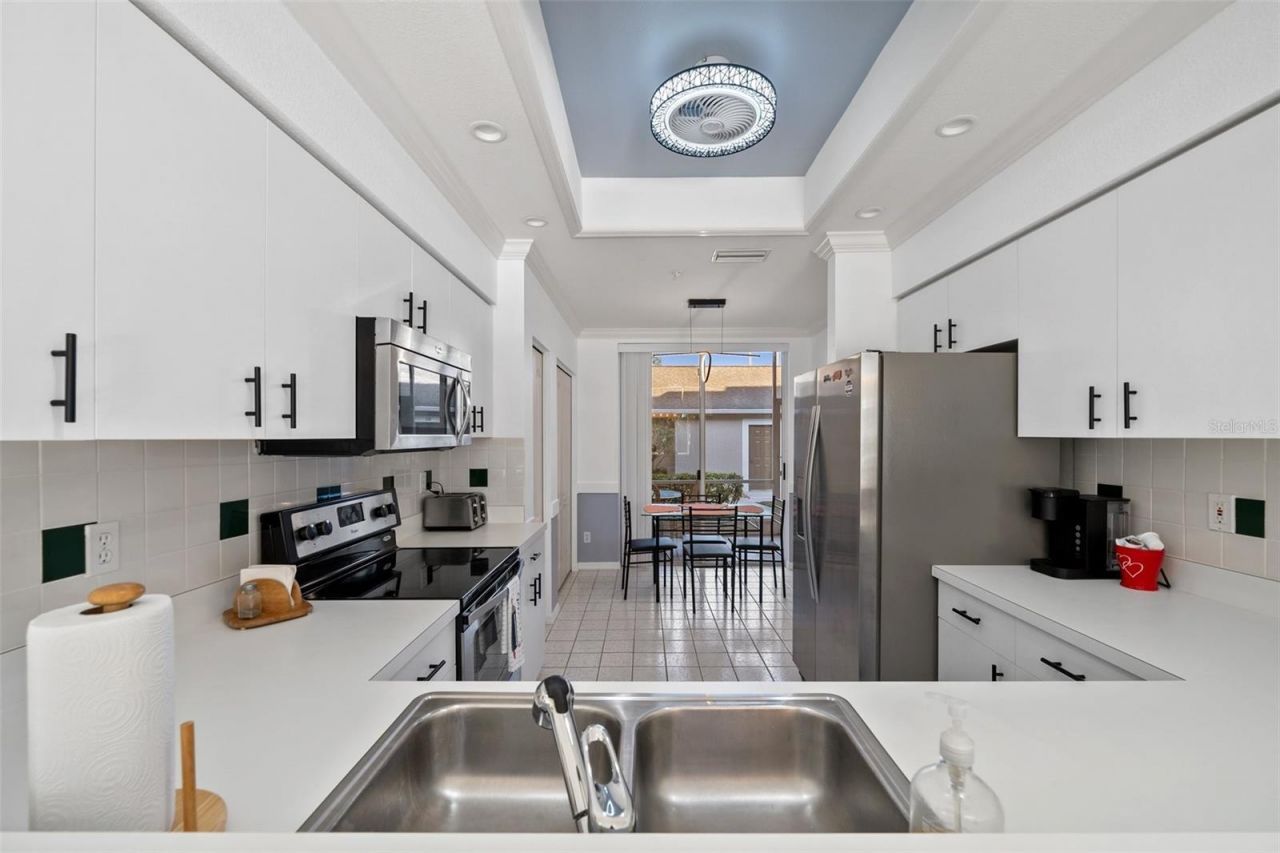 9611 Castle Point Drive, Unit 912, Sarasota, FL 34238 Photo