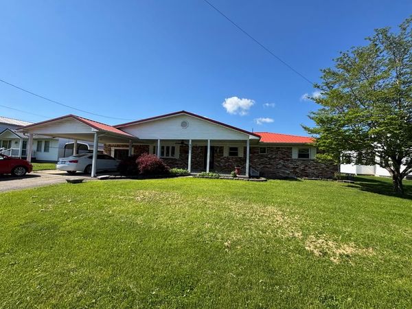 605 Roosevelt Street, ELEANOR, WV 25070