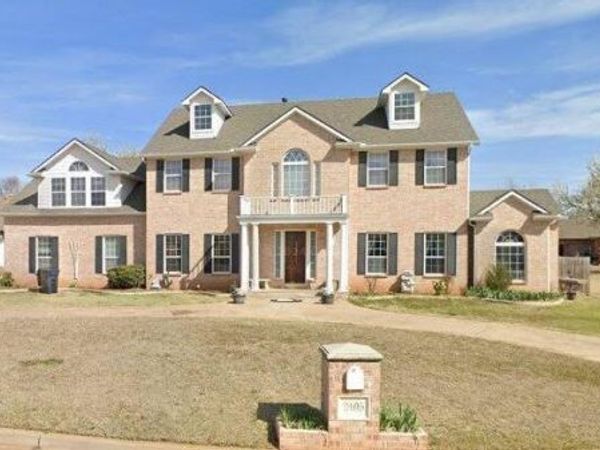 2405 SW 113th Terrace, Moore, OK 73170