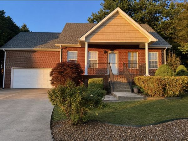 61 Brookfield Cir, Winchester, TN 37398