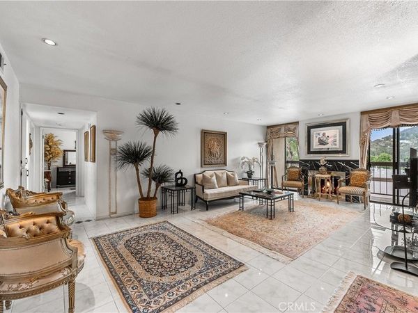 1745 Holly, Unit 302, Glendale, CA 91206